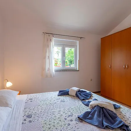 Elegant With Private Pool And Stunning Garden In The Picturesque Village Of Brhanici Сasa de vacaciones