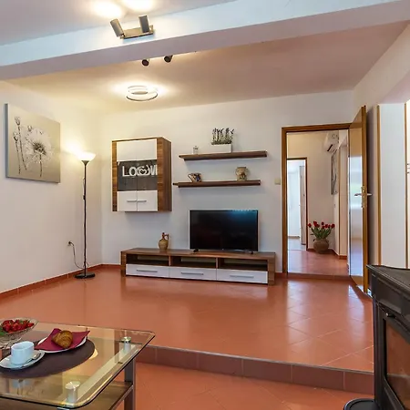 Сasa de vacaciones Elegant With Private Pool And Stunning Garden In The Picturesque Village Of Brhanici *