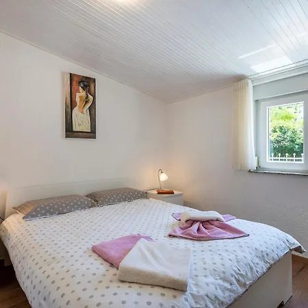 Elegant With Private Pool And Stunning Garden In The Picturesque Village Of Brhanici *