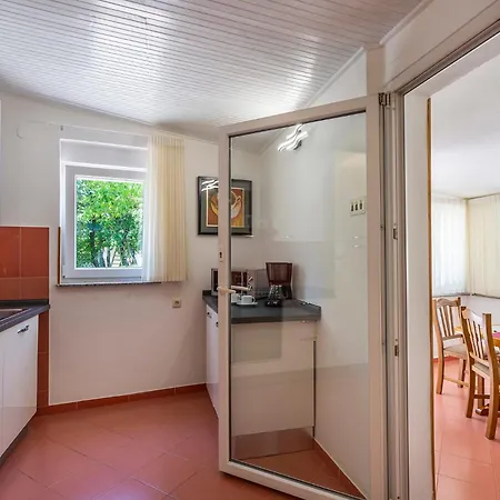 Elegant With Private Pool And Stunning Garden In The Picturesque Village Of Brhanici