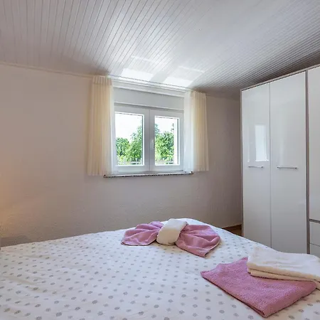 Сasa de vacaciones Elegant With Private Pool And Stunning Garden In The Picturesque Village Of Brhanici Svetvinčenat