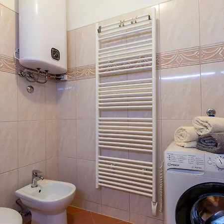 Сasa de vacaciones Elegant With Private Pool And Stunning Garden In The Picturesque Village Of Brhanici