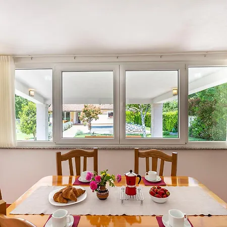 Elegant With Private Pool And Stunning Garden In The Picturesque Village Of Brhanici Сasa de vacaciones Svetvinčenat