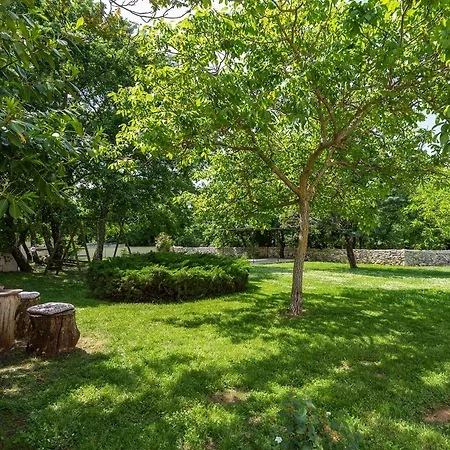 Vikendica Elegant With Private Pool And Stunning Garden In The Picturesque Village Of Brhanici