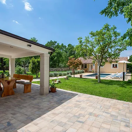 Elegant With Private Pool And Stunning Garden In The Picturesque Village Of Brhanici * Svetvinčenat
