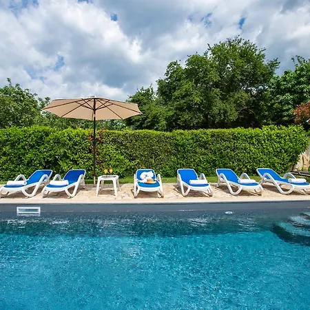 Elegant With Private Pool And Stunning Garden In The Picturesque Village Of Brhanici *
