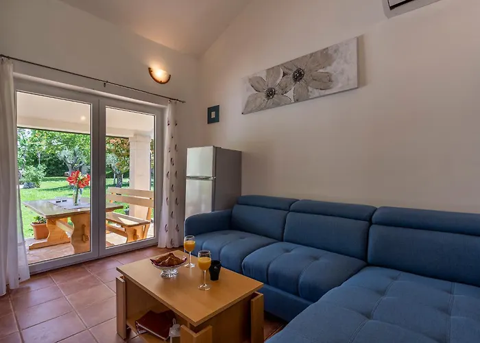 Elegant With Private Pool And Stunning Garden In The Picturesque Village Of Brhanici Svetvincenat