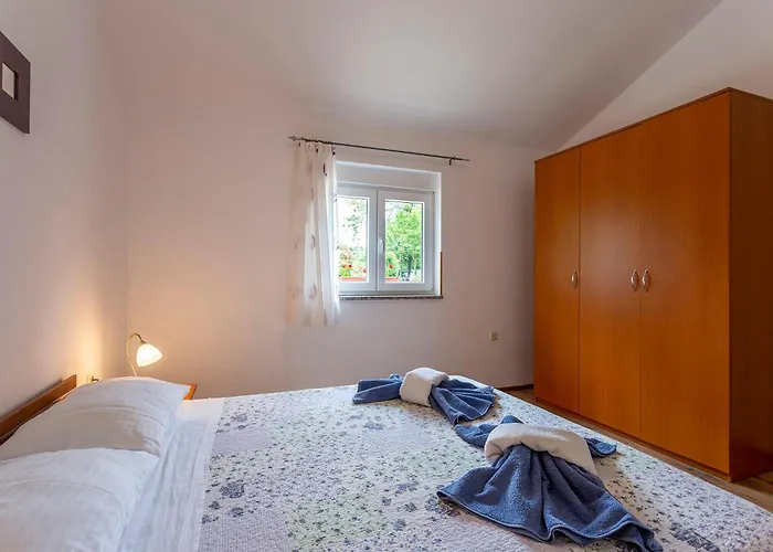 Elegant With Private Pool And Stunning Garden In The Picturesque Village Of Brhanici Vikendica