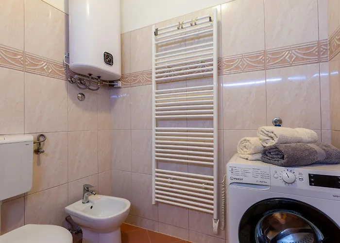 Vikendica Elegant With Private Pool And Stunning Garden In The Picturesque Village Of Brhanici