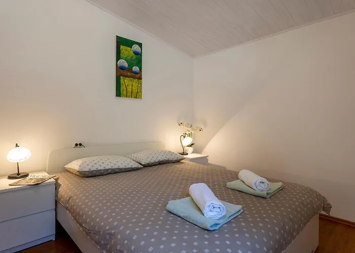 Elegant With Private Pool And Stunning Garden In The Picturesque Village Of Brhanici Svetvincenat