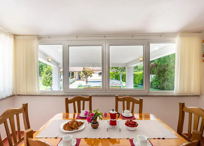 Elegant With Private Pool And Stunning Garden In The Picturesque Village Of Brhanici Vikendica Svetvincenat