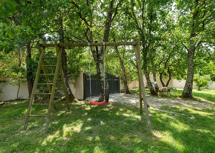 Elegant With Private Pool And Stunning Garden In The Picturesque Village Of Brhanici