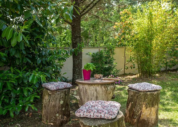 Elegant With Private Pool And Stunning Garden In The Picturesque Village Of Brhanici *