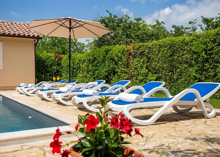 Elegant With Private Pool And Stunning Garden In The Picturesque Village Of Brhanici Svetvincenat