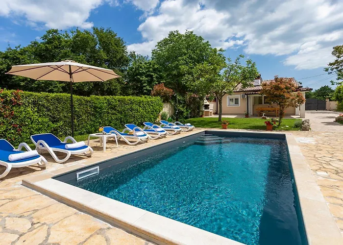 Elegant With Private Pool And Stunning Garden In The Picturesque Village Of Brhanici Svetvincenat