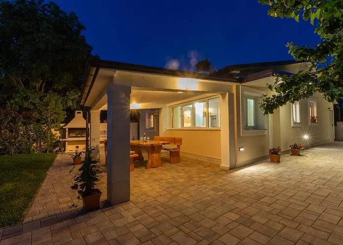 Elegant With Private Pool And Stunning Garden In The Picturesque Village Of Brhanici Svetvincenat