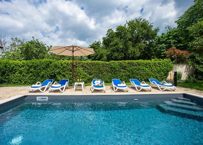 Elegant With Private Pool And Stunning Garden In The Picturesque Village Of Brhanici *